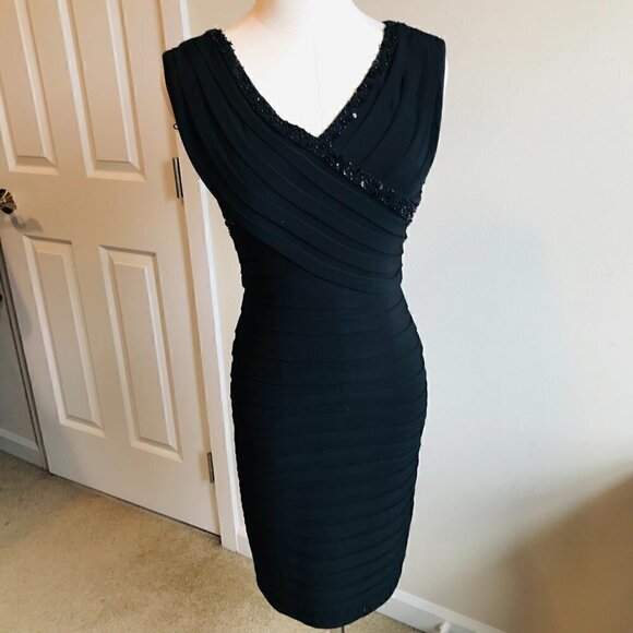 Adrianna Papell Black Tiered Beaded Shutter Pleat Sheath Dress Size 2P - Picture 3 of 6
